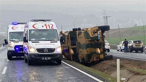 D­i­y­a­r­b­a­k­ı­r­­d­a­ ­z­ı­r­h­l­ı­ ­a­r­a­ç­ ­d­e­v­r­i­l­d­i­:­ ­6­ ­p­o­l­i­s­ ­y­a­r­a­l­ı­